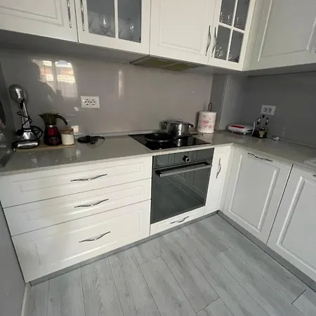 Modern Cozy Apartment, Close To Pazari I Ri, Self Check-in Free Wifi Appartement