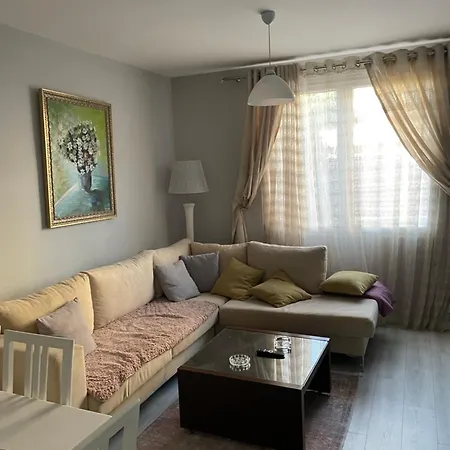 Modern Cozy Apartment, Close To Pazari I Ri, Self Check-in Free Wifi *