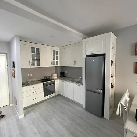 Modern Cozy Apartment, Close To Pazari I Ri, Self Check-in Free Wifi