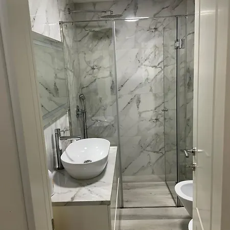 Modern Cozy Apartment, Close To Pazari I Ri, Self Check-in Free Wifi