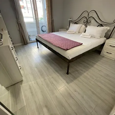 Modern Cozy Apartment, Close To Pazari I Ri, Self Check-in Free Wifi Appartement