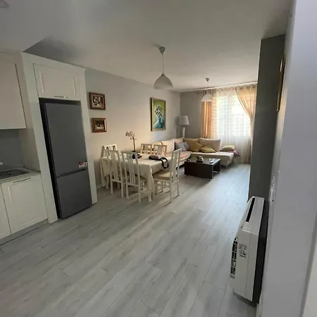 Appartement Modern Cozy Apartment, Close To Pazari I Ri, Self Check-in Free Wifi