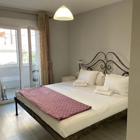 Modern Cozy Apartment, Close To Pazari I Ri, Self Check-in Free Wifi *