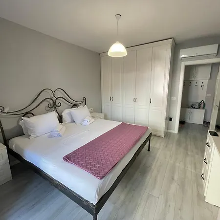 Modern Cozy Apartment, Close To Pazari I Ri, Self Check-in Free Wifi Appartement *