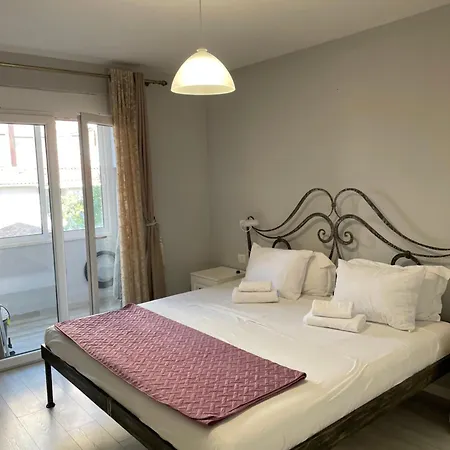 Modern Cozy Apartment, Close To Pazari I Ri, Self Check-in Free Wifi Appartement