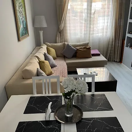 Modern Cozy Apartment, Close To Pazari I Ri, Self Check-in Free Wifi Apartamento *